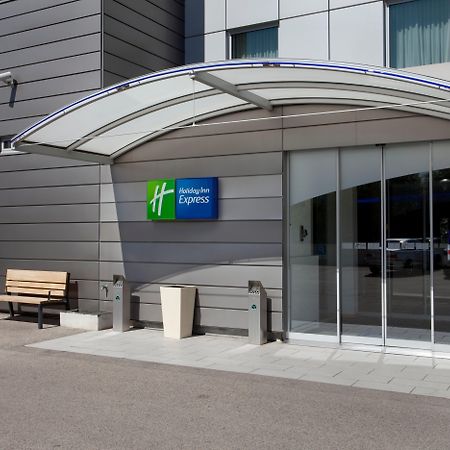 Holiday Inn Express Geneva Airport By Ihg Meyrin Exterior foto
