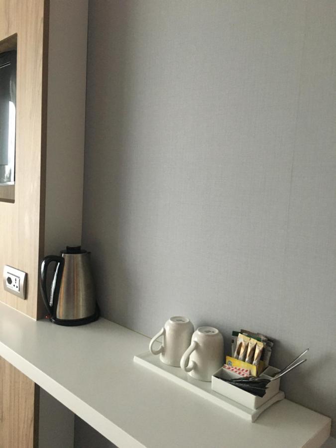 Holiday Inn Express Geneva Airport By Ihg Meyrin Quarto foto