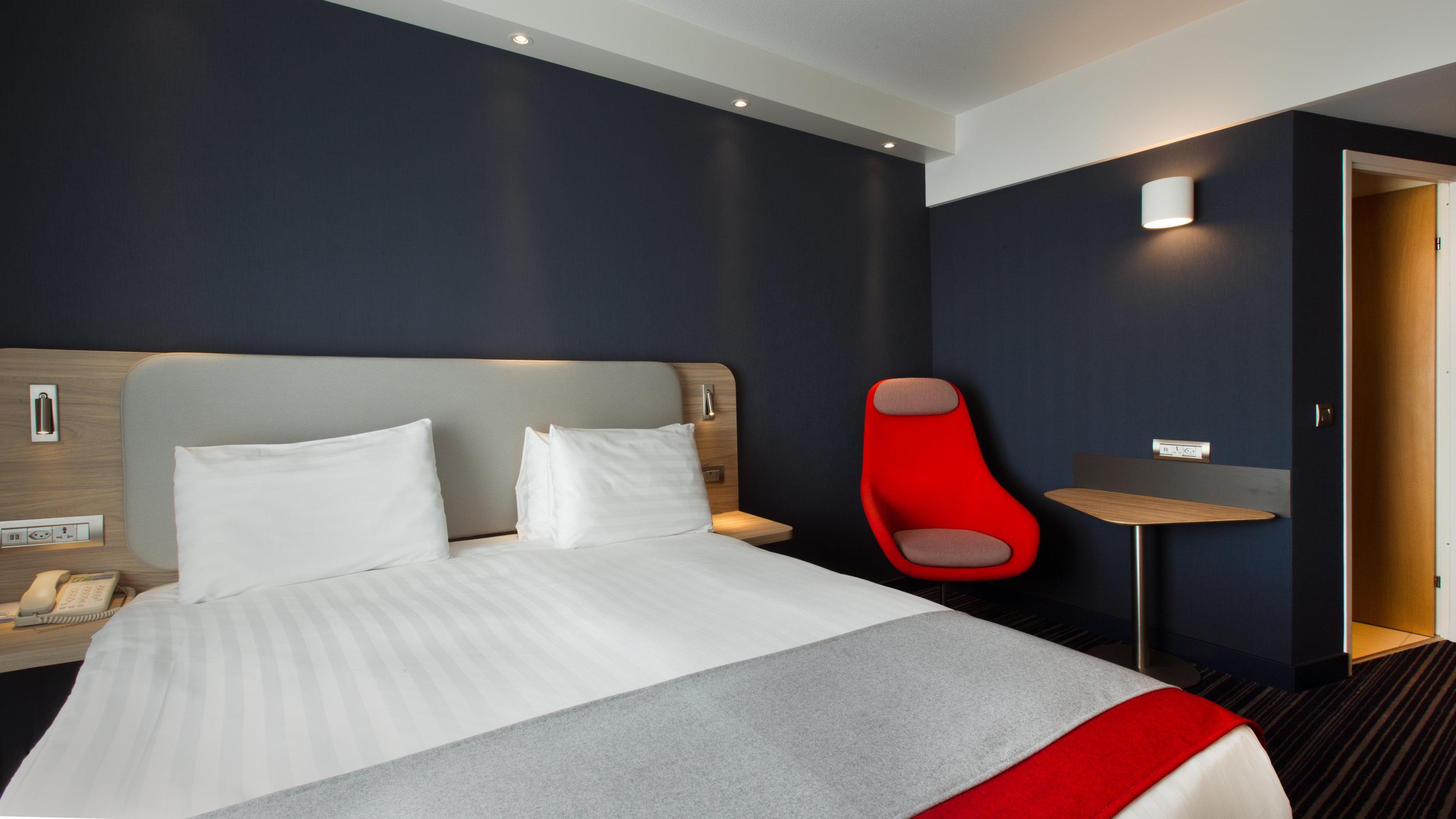 Holiday Inn Express Geneva Airport By Ihg Meyrin Exterior foto