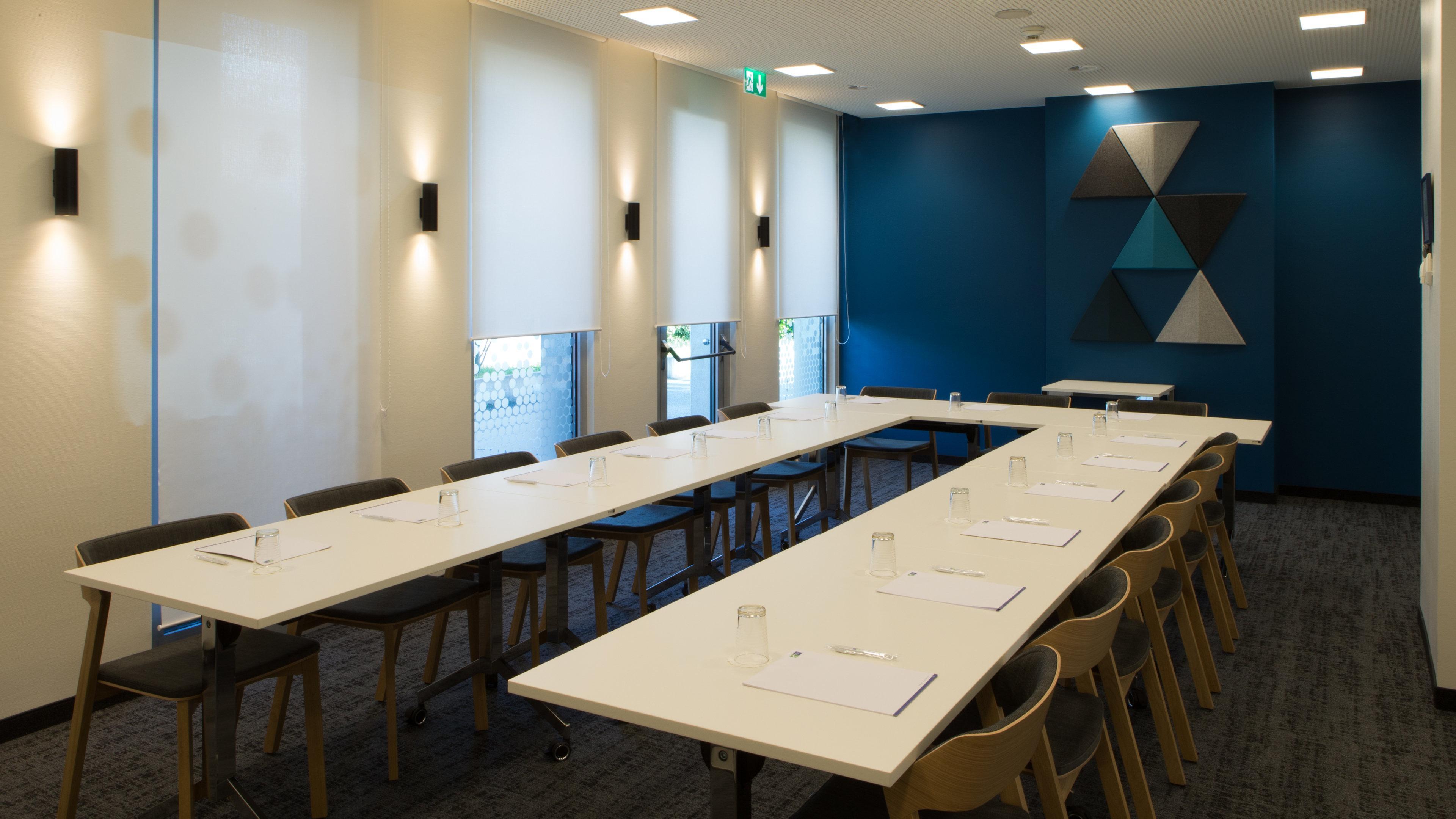 Holiday Inn Express Geneva Airport By Ihg Meyrin Exterior foto